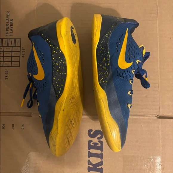 Nike Kobe 9 IX EM GS Low 'Gym Blue' Size 5.5Y Basketball Sneakers 653593 401 - Picture 2 of 8